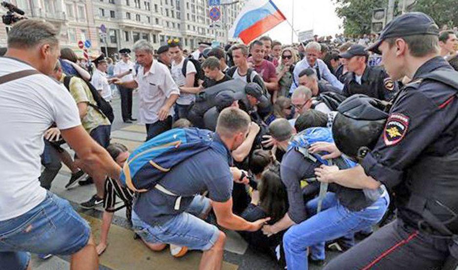 La oposicioacuten rusa solicita anular comicios y destituir al alcalde de Moscuacute