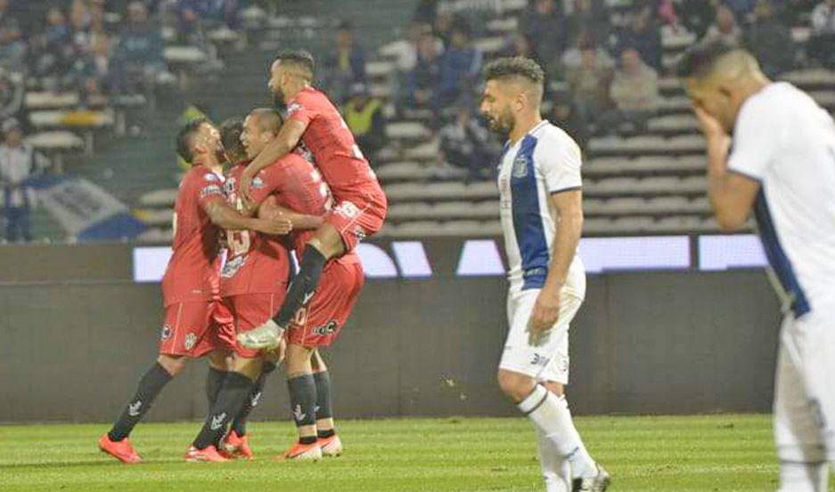 Central Coacuterdoba se sobrepuso a la adversidad y se trajo un valioso empate