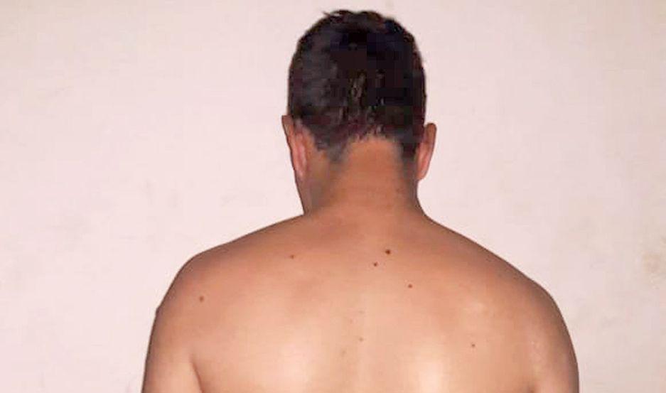 La policiacutea lo interceptoacute y  de inmediato confesoacute que  era un proacutefugo de la Justicia