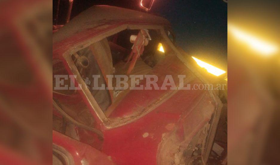 Un tren de pasajeros embistioacute una camioneta en Forres