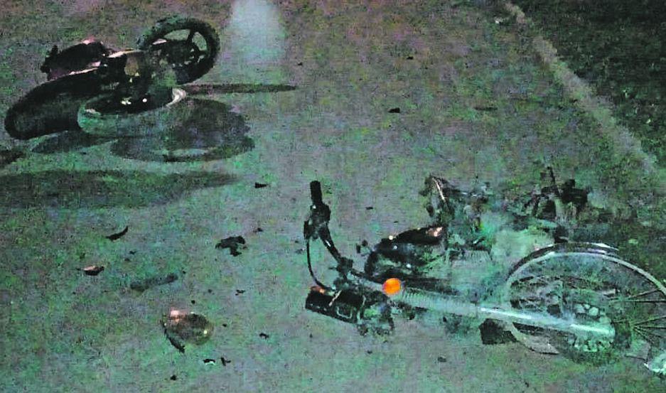 Choque de motocicletas dejoacute dos hombres con graves lesiones