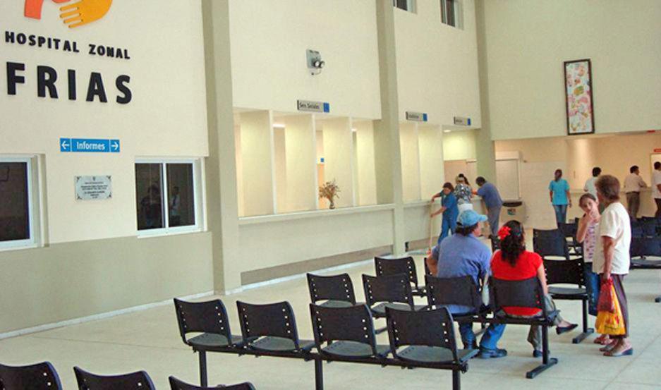 Encontroacute a su sobrino cuando pendiacutea de un cable amarrado a un aacuterbol