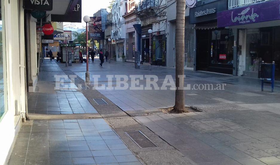 El 90-en-porciento- de los comercios estuvieron cerrados y las calles del Centro quedaron desiertas
