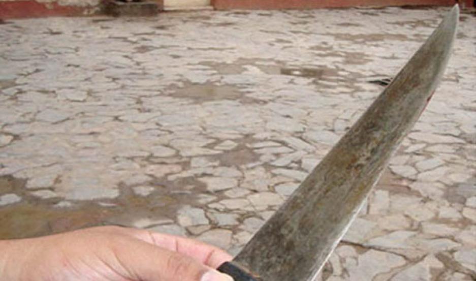 Un menor de 14 antildeos fue apuntildealado en la espalda por una patota