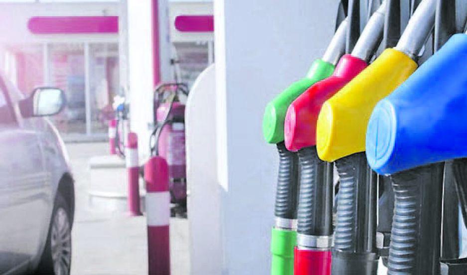 Por el congelamiento de precios reducen cupos de combustibles a estaciones blancas y a mayoristas