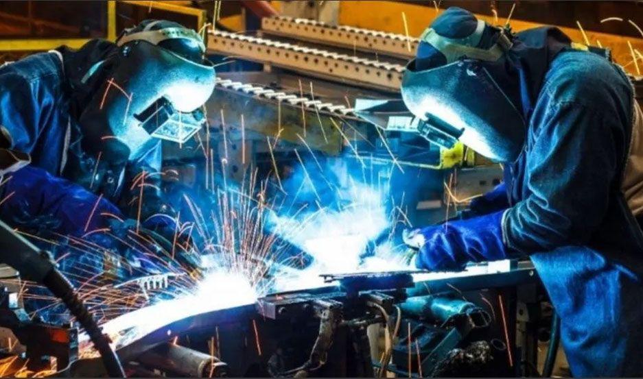 La actividad econoacutemica cayoacute 26-en-porciento- en el primer semestre del antildeo