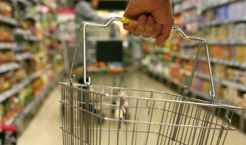 Casi 32 mil para no quedar por debajo de la liacutenea de pobreza en junio