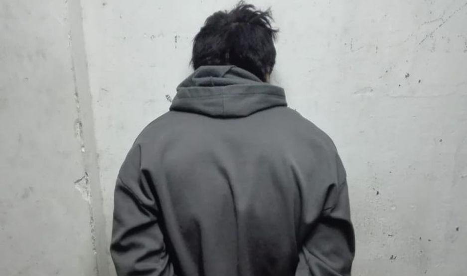 Atrapan a un joven que roboacute dinero y bienes desde un negocio