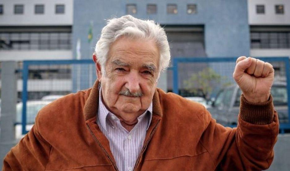 Pepe Mujica no vendraacute a Santiago