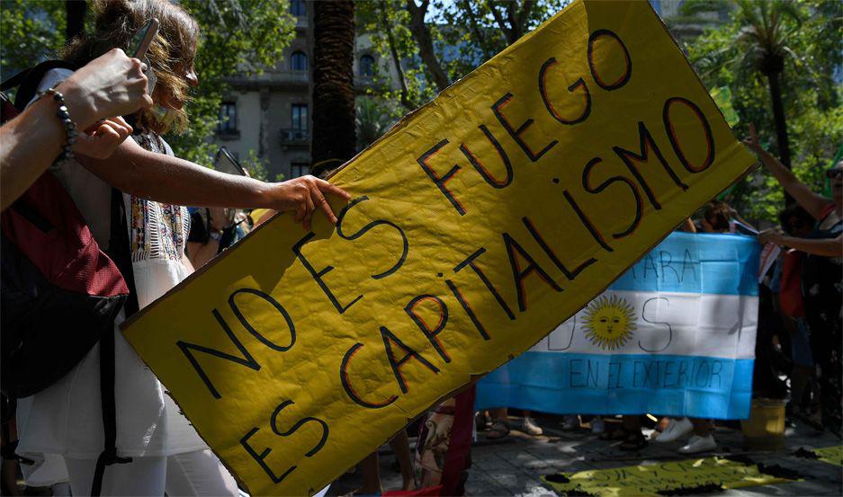 Protestas contra Bolsonaro por los incendios en la Amazonia- Tiene que irse