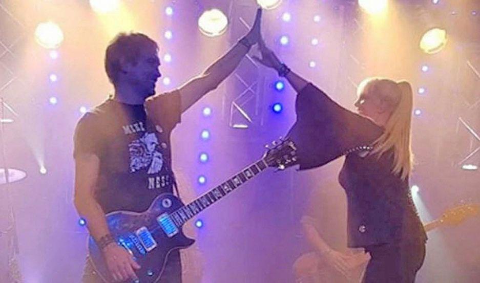 Valeria Lynch habriacutea iniciado una relacioacuten amorosa con Mariano Martiacutenez