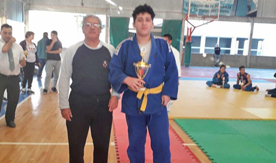 El bandentildeo Josueacute Arredondo se lucioacute en un torneo capitalino