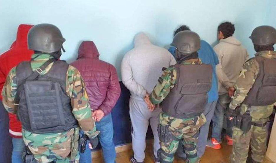 Tres bandentildeos fueron procesados en banda narco  con paraguayos portentildeos tucumanos y riojanos