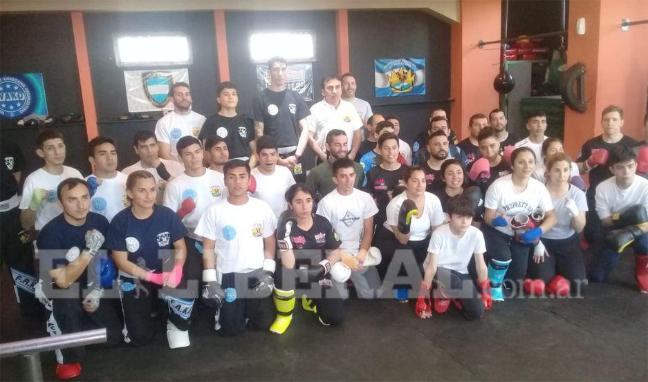 Pasó otro examen de cinturones de Full Contact en Santiago