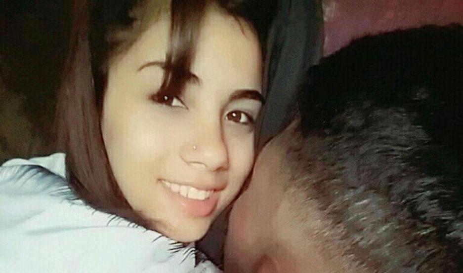 Una joven de 17 antildeos fue asesinada de un disparo en el rostro y sospechan de su novio