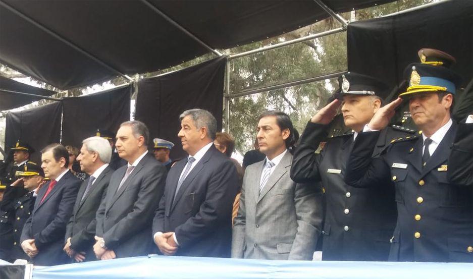 El gobernador encabezoacute el acto por un nuevo aniversario de la Policiacutea de Santiago