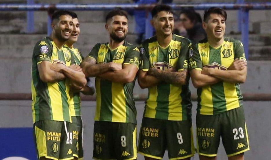 Aldosivi goleoacute a Atleacutetico Tucumaacuten