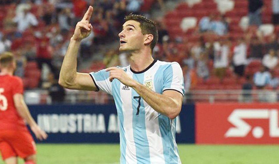 Lucas Alario fue citado por Scaloni para los amistosos
