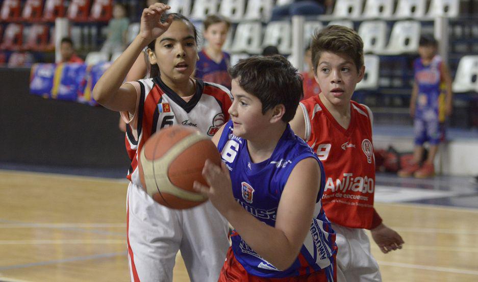 Comenzoacute la accioacuten para las divisiones formativas