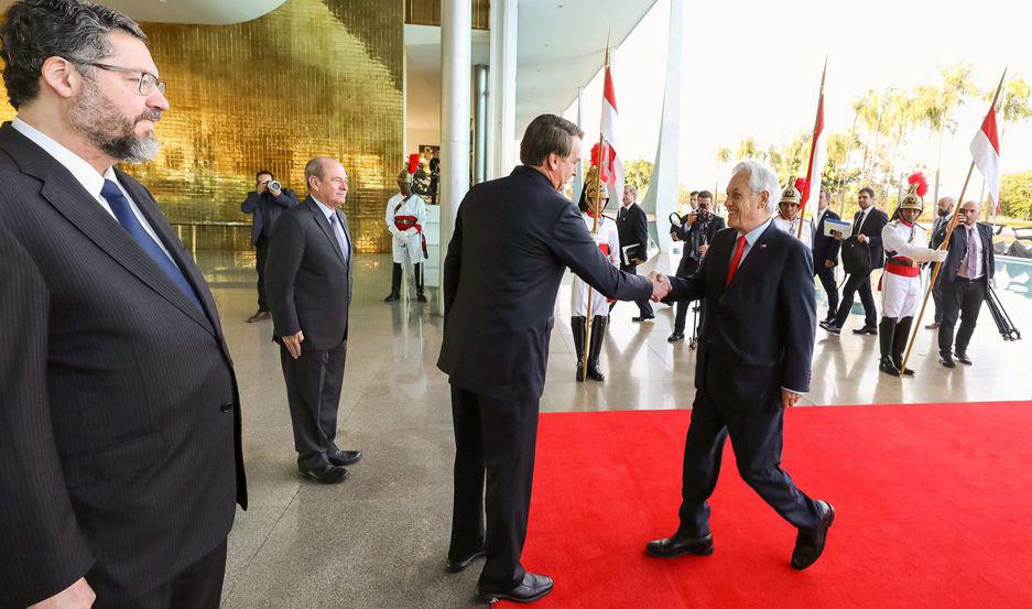 Jair Bolsonaro anuncioacute una cumbre por la Amazonia en Colombia