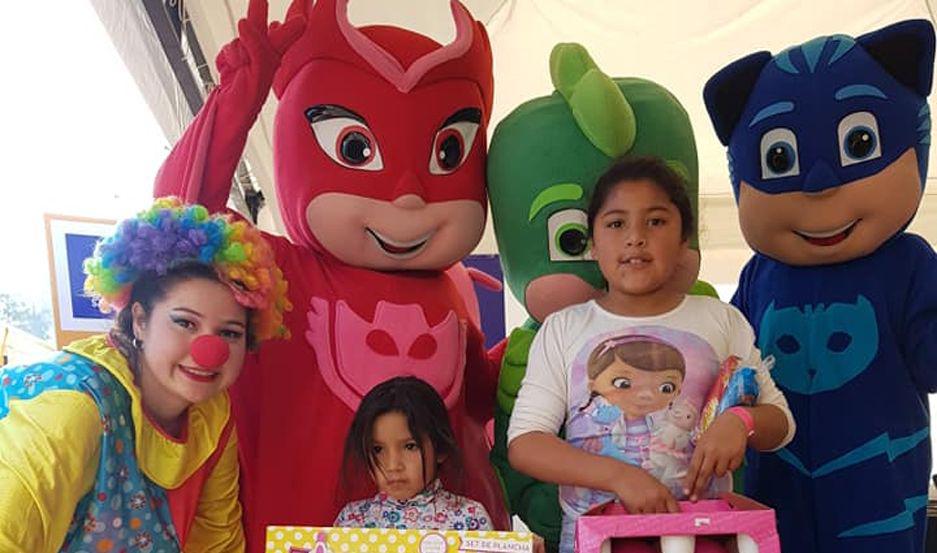 Mega Festival del Diacutea del Nintildeo en el parque Aguirre con show de Panam