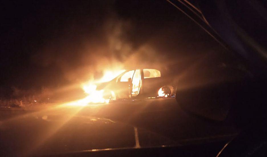 Continuaba grave la empresaria que se prendioacute fuego dentro de su auto