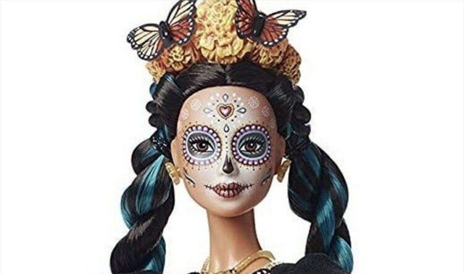 Mattel lanza a la venta una Barbie Catrina por el Diacutea de los Muertos