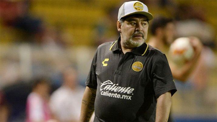 Diego Maradona podriacutea dirigir a un equipo de la Superliga