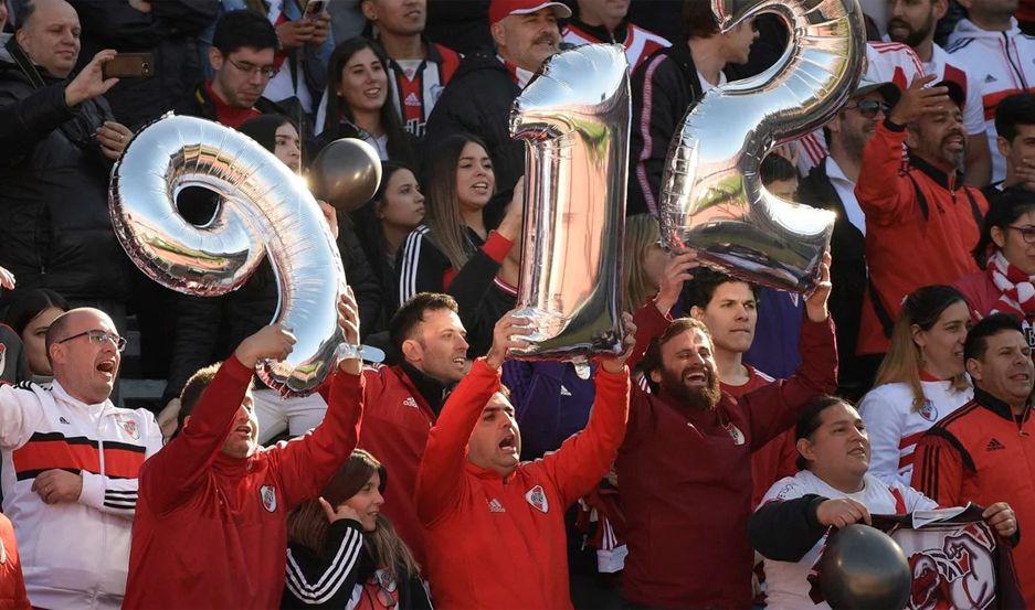 VIDEO  Los cantos del ldquoMillonariordquo- ldquoEl que no salta murioacute en Madridrdquo