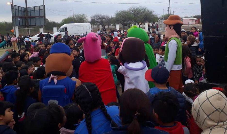 Maacutes de 650 chicos disfrutaron de una gran fiesta en la localidad de El Deaacuten