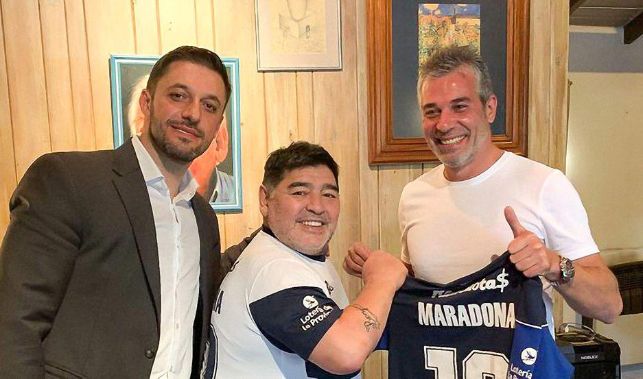 Es oficial- Maradona dirigiraacute a Gimnasia