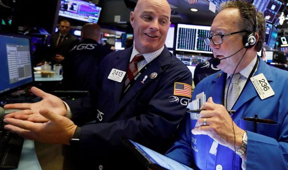 Las acciones de empresas subieron 89-en-porciento- en el Merval y las que cotizan en Wall Sreet hasta 18-en-porciento-