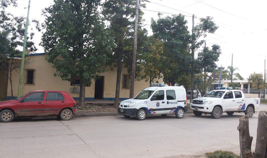 Sujeto golpeoacute brutalmente a su pareja y ella le clavoacute un tenedor en el brazo