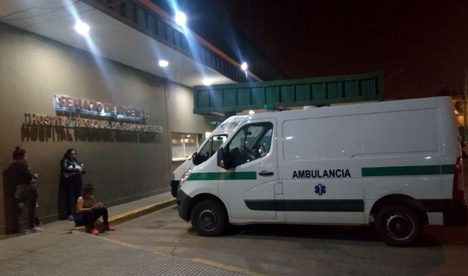 Choque entre un motociclista y un remis terminoacute con un joven en grave estado