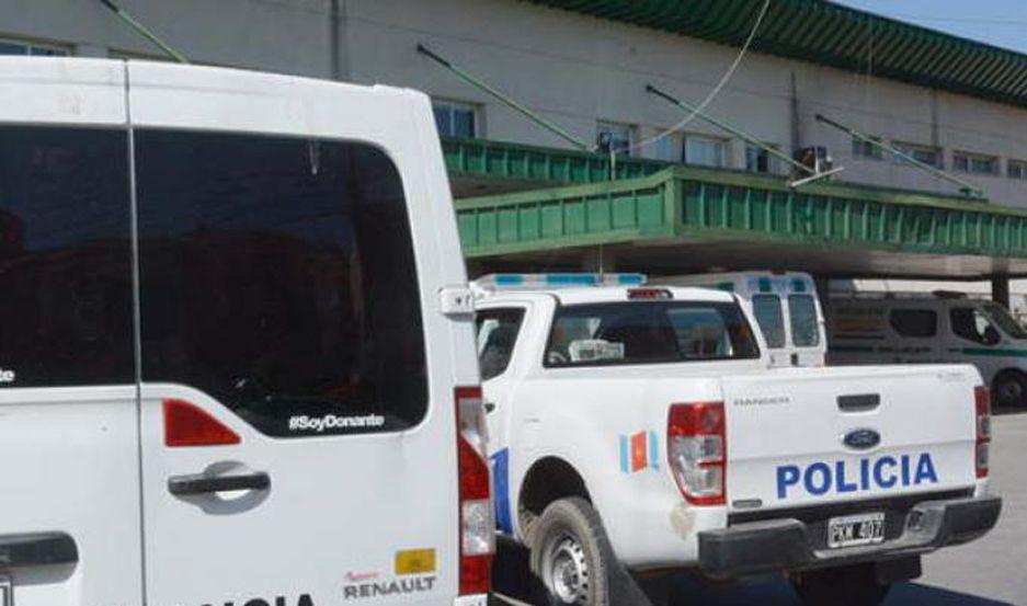 Ladrones atacaron a un joven a la salida de un boliche le robaron las zapatillas y lo ataron en una obra en construccioacuten