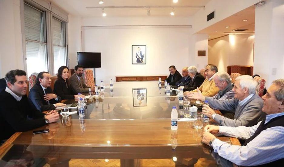 Carolina Stanley y Dante Sica en el ministerio de Desarrollo Social con los representantes de la CGT en la tarde de este lunes