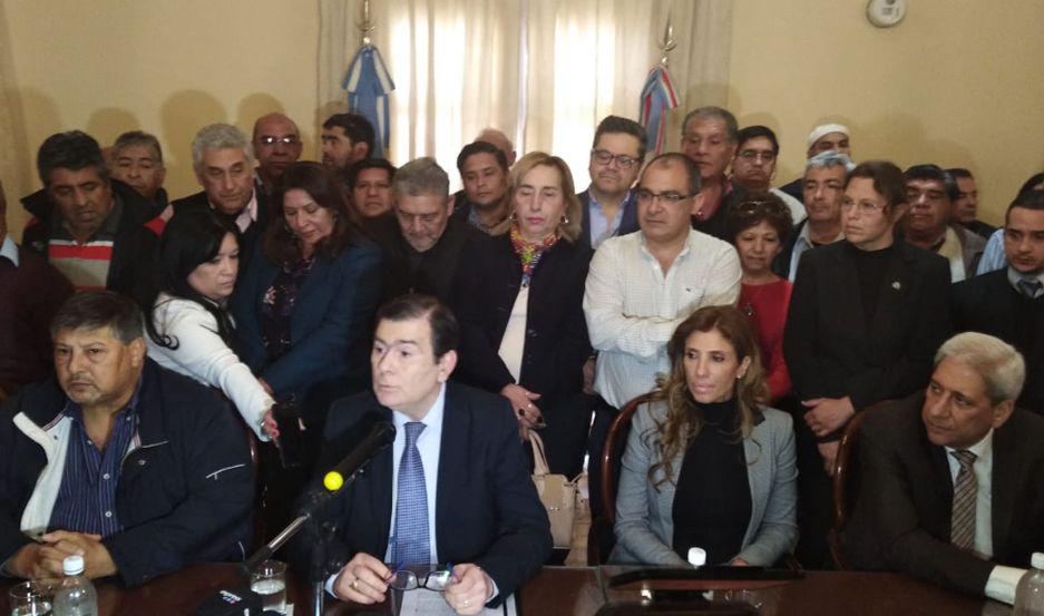 VIDEO  Zamora anuncioacute un bono de 8000 en octubre y otro de 10000 en diciembre para empleados puacuteblicos