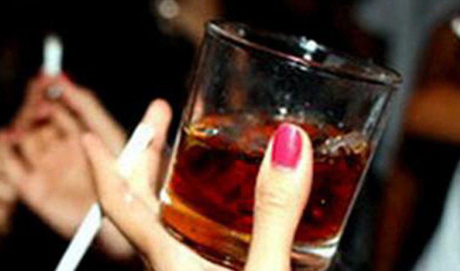 Advierten que joacutevenes  estaacuten en peligro  por el consumo de alcohol y pastillas