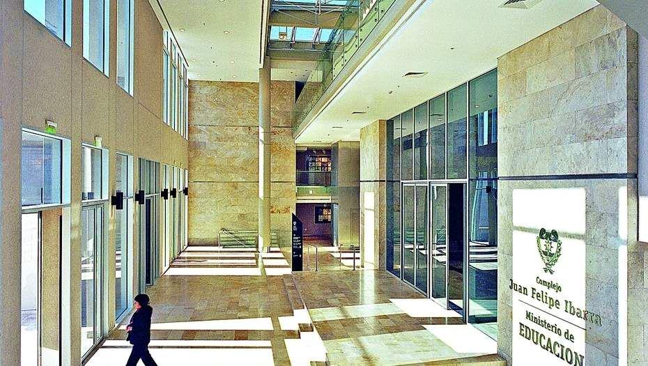 La Provincia reclamoacute a la Nacioacuten el giro del fondo compensador para elevar piso salarial docente