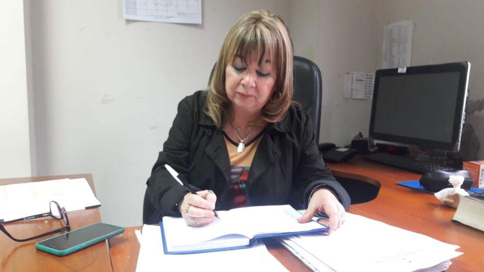 Intentoacute asesinar con sus manos a su hijo de 11 antildeos porque su ex no la atendiacutea