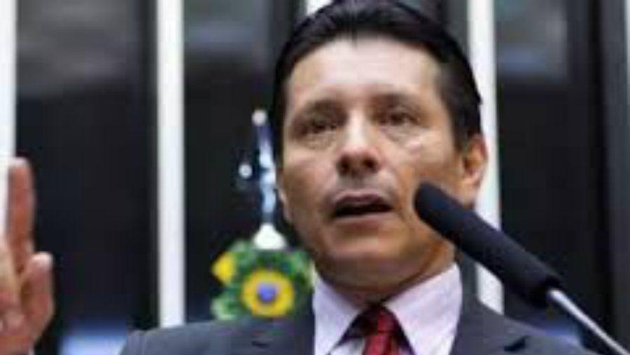 Insoacutelito- diputado ofrece recompensa a quien mate al asesino de una mujer