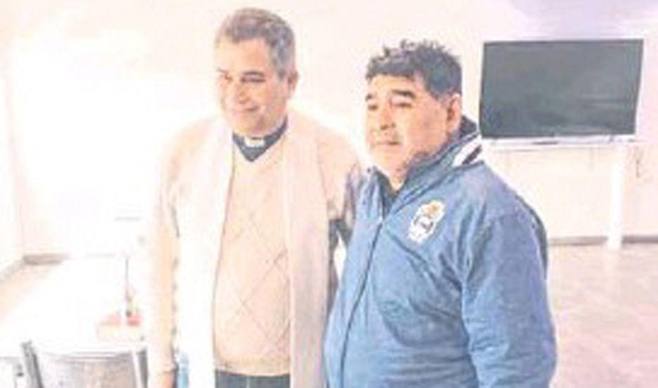 El cura que bendijo al predio de Gimnasia dijo que no fue un exorcismo