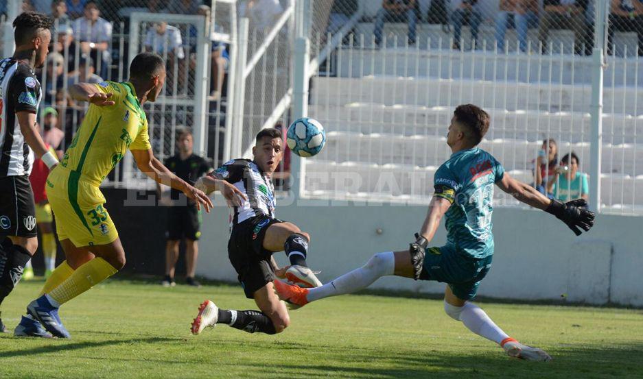VIDEO  iexclMiraacute lo que erroacute Cristaldo a un metro del arco