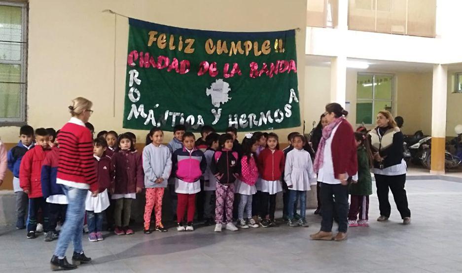 Los colegios homenajean a la ciudad de La Banda