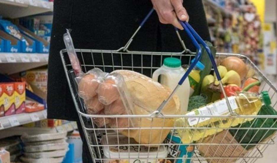 La Canasta Alimentaria se define como el conjunto de diversos alimentos expresados en cantidades suficientes para satisfacer las necesidades de calorías de un hogar promedio