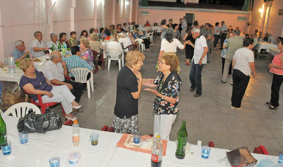 La Municipalidad de la Capital agasajaraacute a los jubilados en su diacutea