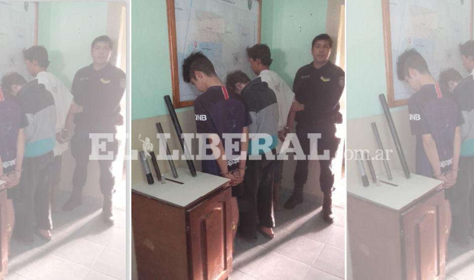 La policía de La Banda detuvo a dos mayores de edad y a un menor detenido Cayeron en dos allanamientos