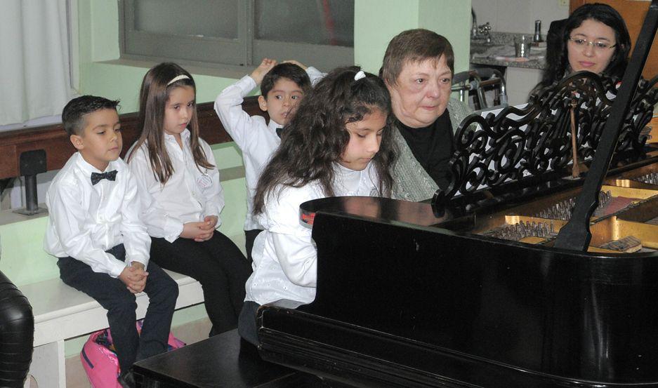 Mantildeana habraacute una audicioacuten de piano en el Instituto Privado de Arte