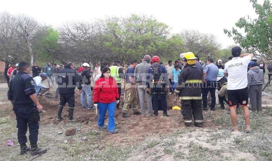 VIDEO  Rescataron a nena de 1 antildeo que cayoacute en un pozo de tres metros