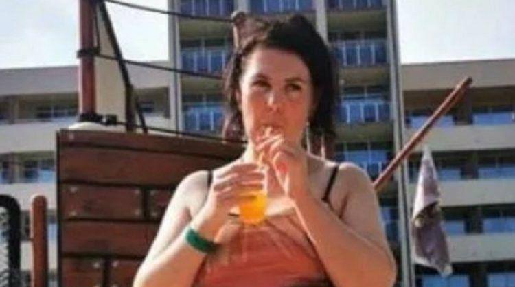 Padre celoso a la vista- increiacuteble regalo a su hija